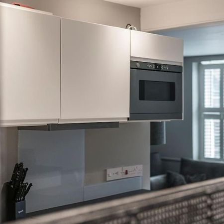 Nelson Crescent East : Modern One Bedroom Basement Apartment In Central Location ラムズゲート エクステリア 写真